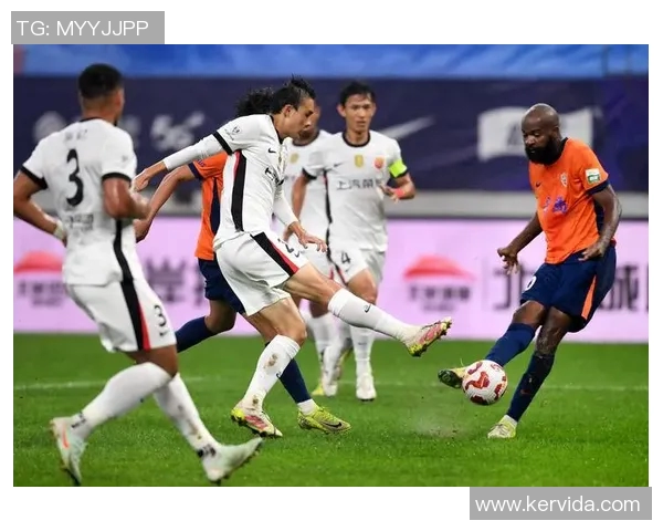 上海足球队引领最新足球配合TOP10榜单精彩瞬间回顾 上海足球队引领最新足球配合TOP10榜单精彩瞬间回顾