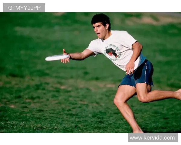 从零基础到飞盘高手:全面掌握飞盘技巧与力量训练的终极指南 从零基础到飞盘高手:全面掌握飞盘技巧与力量训练的终极指南