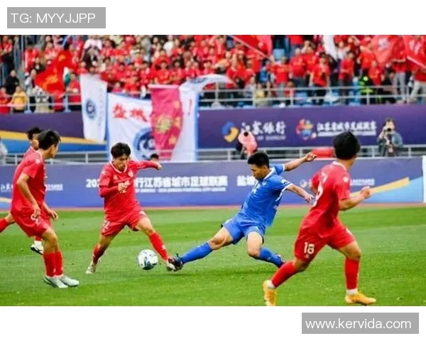 南京足球队状态变革引发热议球迷期待新篇章的崛起与挑战 南京足球队状态变革引发热议球迷期待新篇章的崛起与挑战