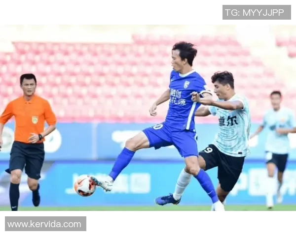 上海排球队以82分领跑精英赛积分榜展现强大实力和竞争优势 上海排球队以82分领跑精英赛积分榜展现强大实力和竞争优势