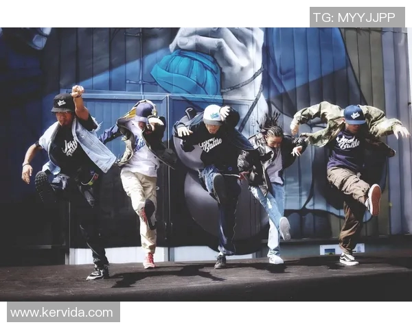 重庆街舞队在风格转换中的挑战与收获分析