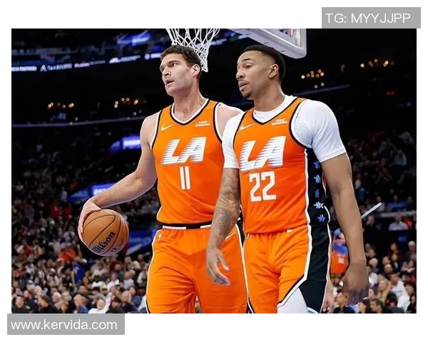 布鲁克洛佩斯：从NBA巨星到篮球战术的变革者之路