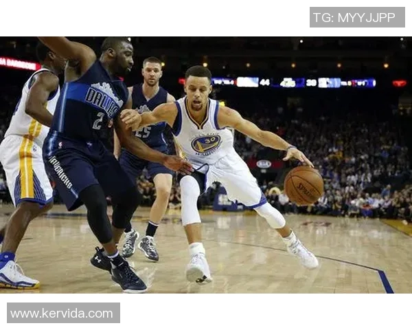 2014至2015赛季勇士与小牛的精彩对决回顾与分析