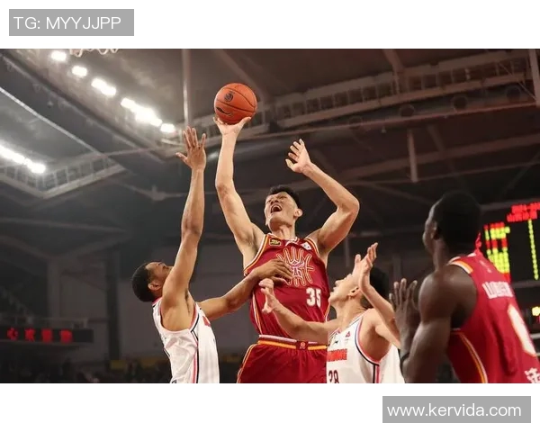 2017年CBA季后赛上海队与福建队激战回顾与精彩瞬间分析