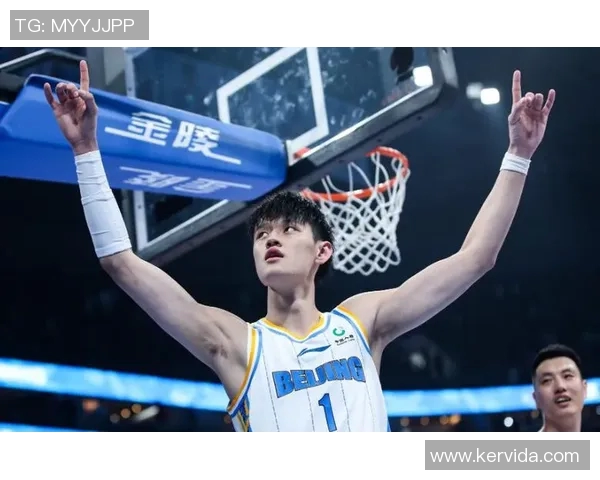 曾凡博：从青涩新星到篮球赛场的璀璨明珠的成长之路与未来展望