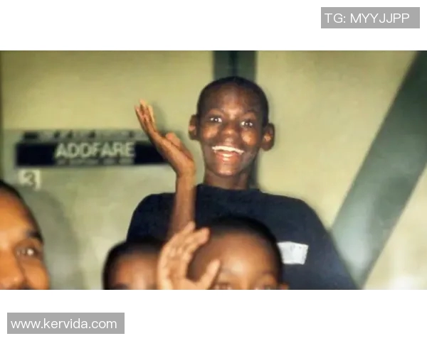 勒布朗詹姆斯的传奇之路:从青涩少年到篮球巨星的成长历程