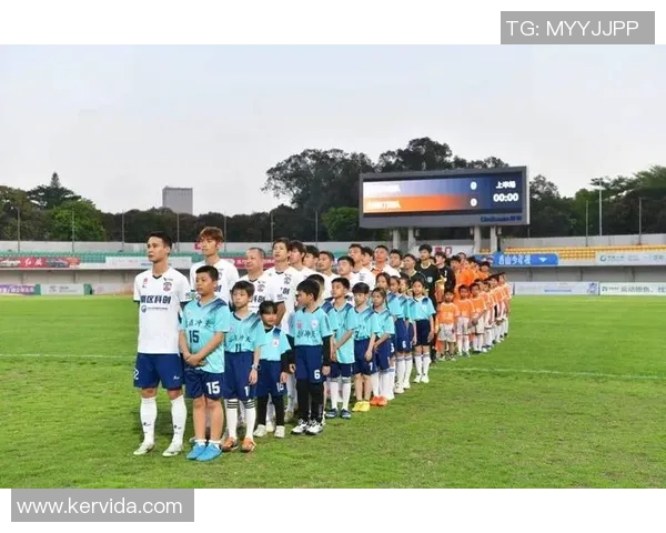 南部联合与阳光海岸的激烈对决揭示足球魅力与团队精神的完美结合 南部联合与阳光海岸的激烈对决揭示足球魅力与团队精神的完美结合