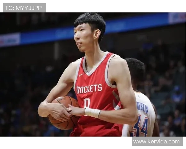 易建联：从篮球天才到国家队核心的成长之路与传奇人生