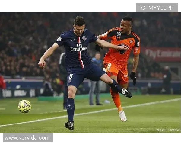 格勒诺布尔与圣红星的激烈对决揭示法甲新赛季的竞争格局与球队实力分析